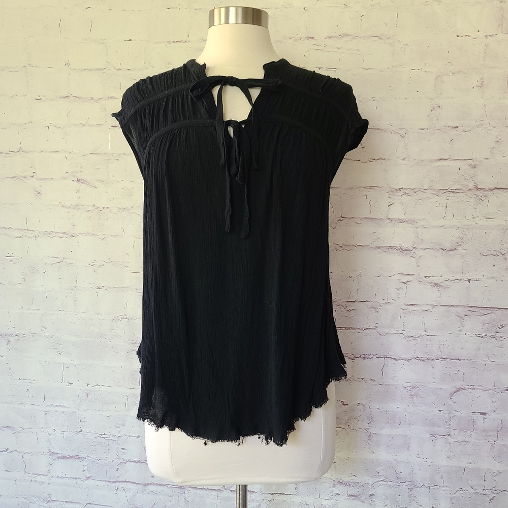 Hopely Black Gauzy Cap Sleeve Tie Front Top with Rounded Raw Hem Small